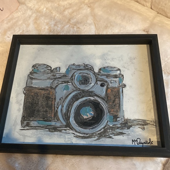 Set of 2 Camera Art Prints in Black Frames - Picture 4 of 4